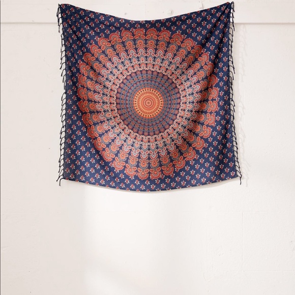 UO urban outfitters tapestry - Picture 2 of 4